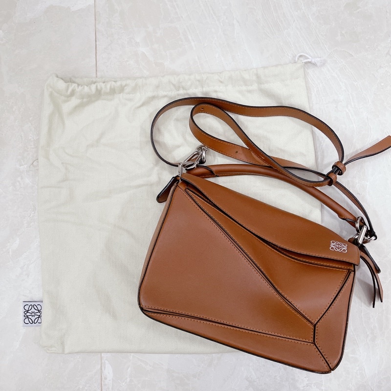 Loewe Puzzle Bag Color Tan (Camel Brown) size 24cm (preloved)
