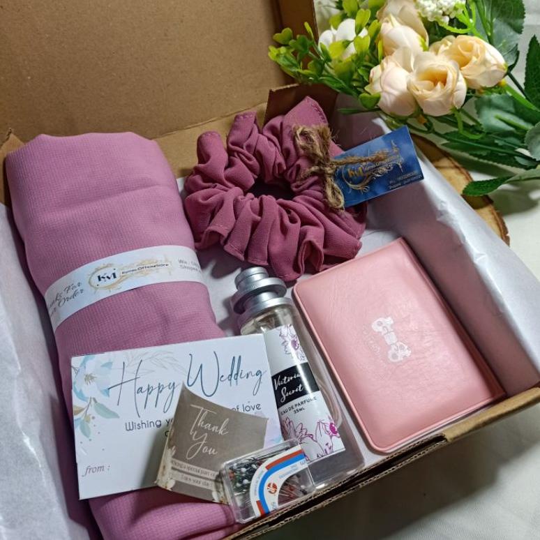 (Paket J) Hampers gift box hijab Bella square/kado nikahan/hampers hijab murah {GRD.25Au22ᴴ}