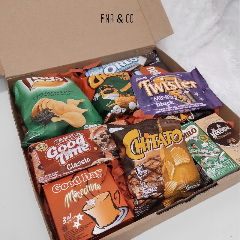 

SNACK BOX/ SNACKBOX / GIFT BOX /SNACK BOX GIFT / HAMPERS / SOUVENIR