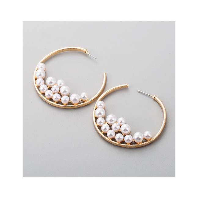 LRC Anting Tusuk Fashion Gold C-shaped Metal Inlaid Artificial pearl Stud Earrings D55194