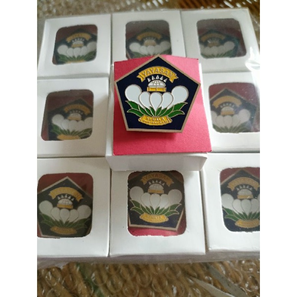 Pin Yayasan Kemala Bhayangkari logo terbaru bahan tebal anti karat