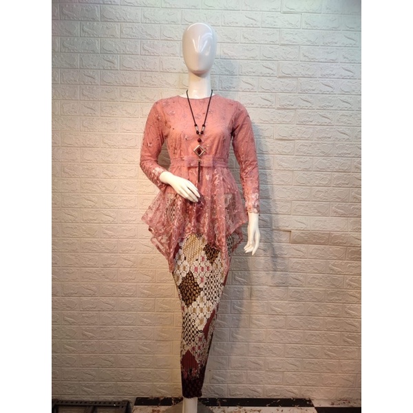 kebaya gomes  kebaya pesta  kebaya wisuda kebaya modren-Dasty
