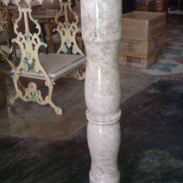 Pilar tangga bahan marmer Tulungagung