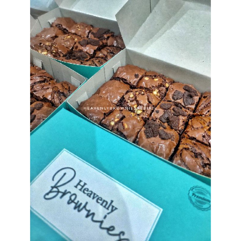 

Fudgy Brownies Premium
