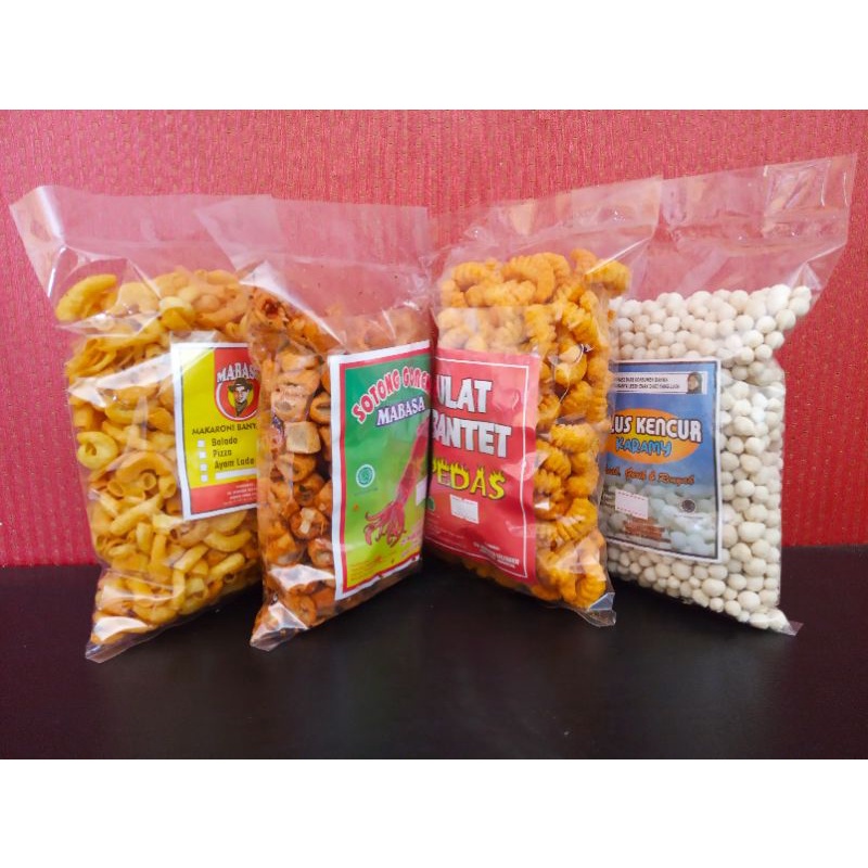 

PROMO SPESIAL Paket Snack Hemat (Makaroni Banyak Rasa, Sotong Goreng Pedas, Ulat Bantet Bite, Pilus Cikur Kencur, dst.)