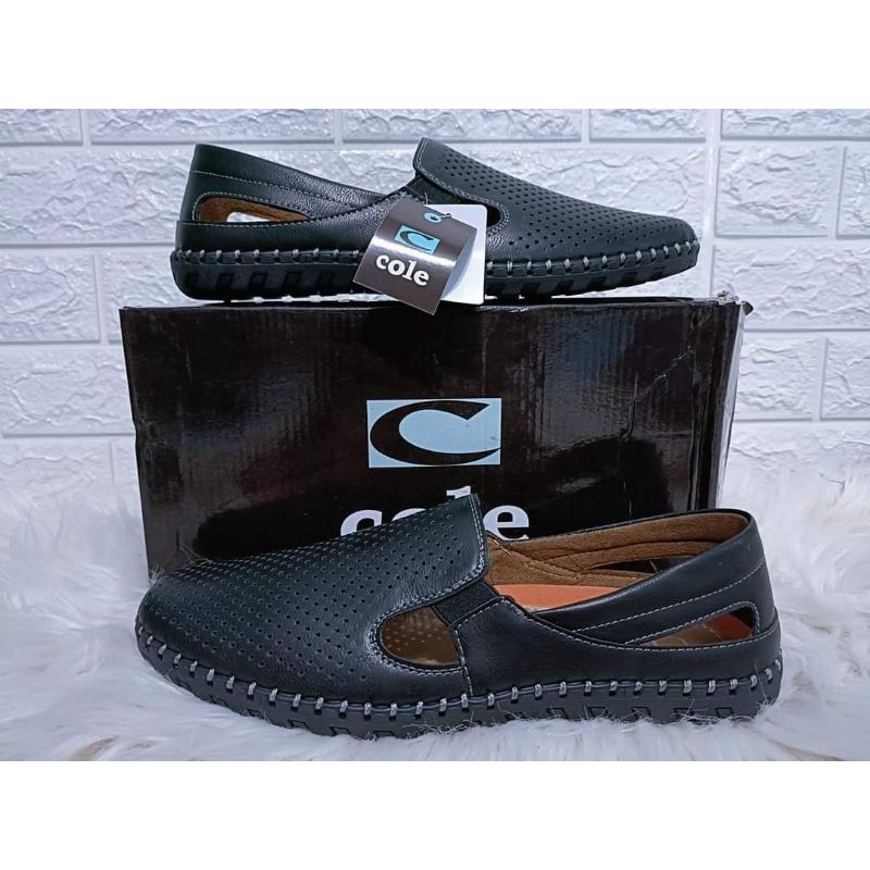Sepatu pria Cole hitam