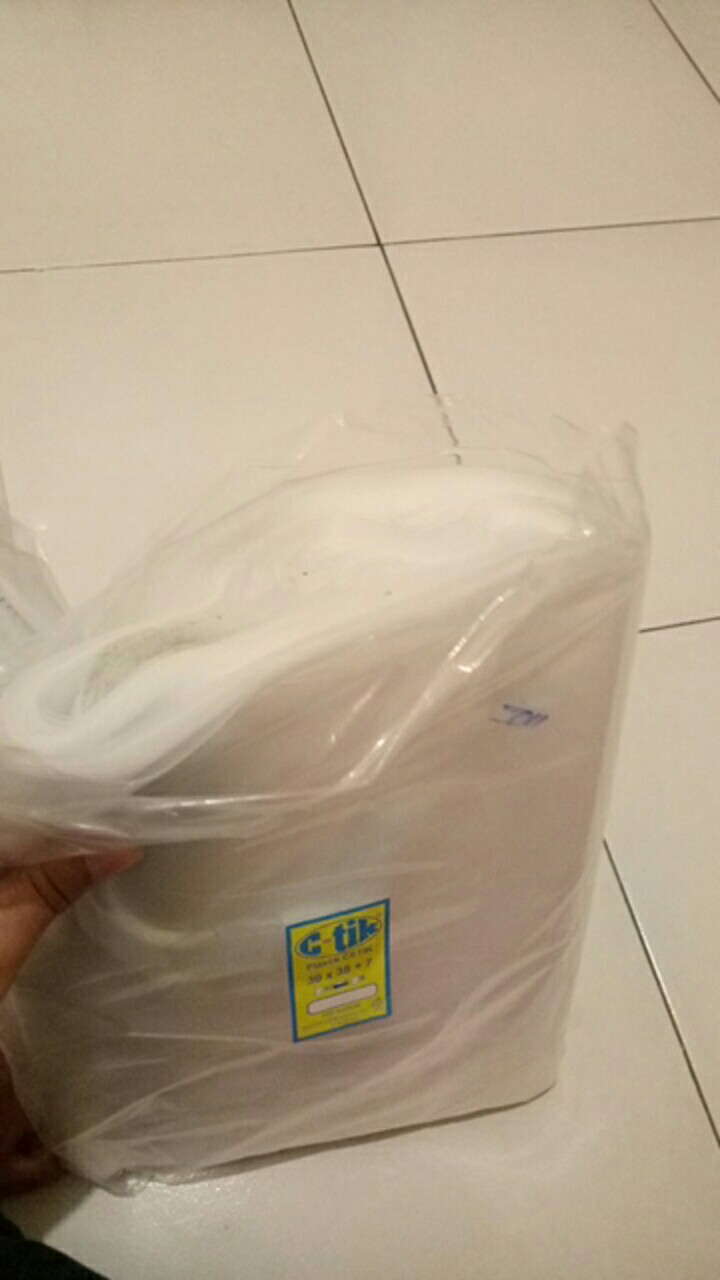 Plastik Klip Pond Oval Plong (tebal) 30x38+7/ 30x45 Isi 100 Lembar. Bening,susu,hitam