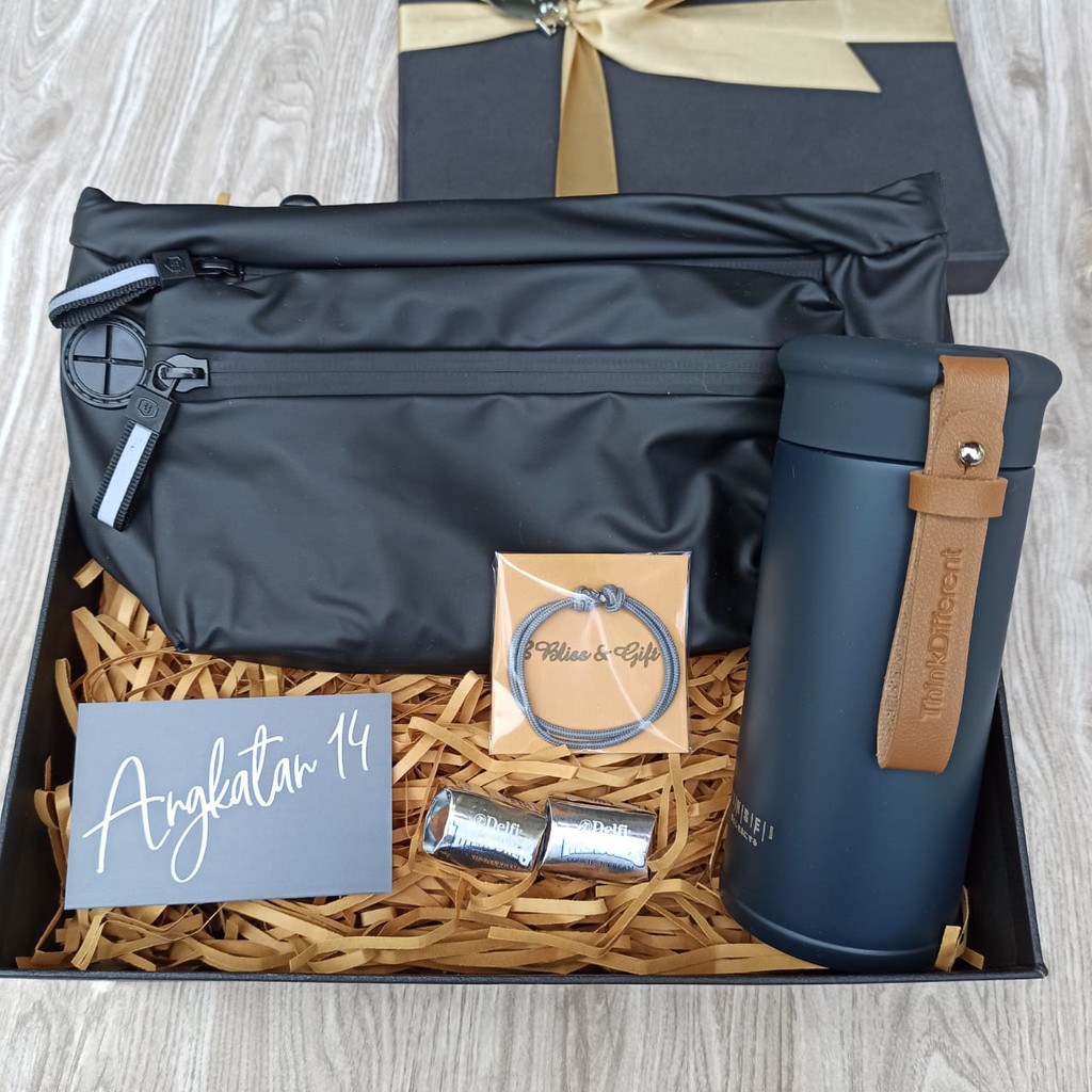 

Bliss Box Sling Flask (Hampers/Gift Box /Kado UlTah/Kado Wisuda/Kado Anniversary/Souvenir)
