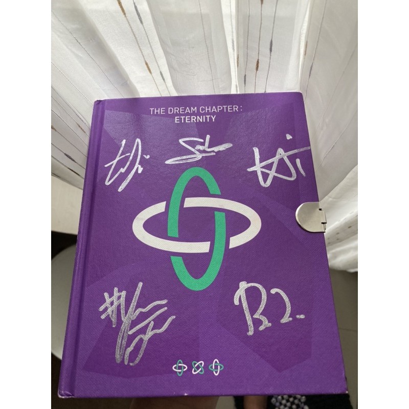 preloved signed TXT album kpop