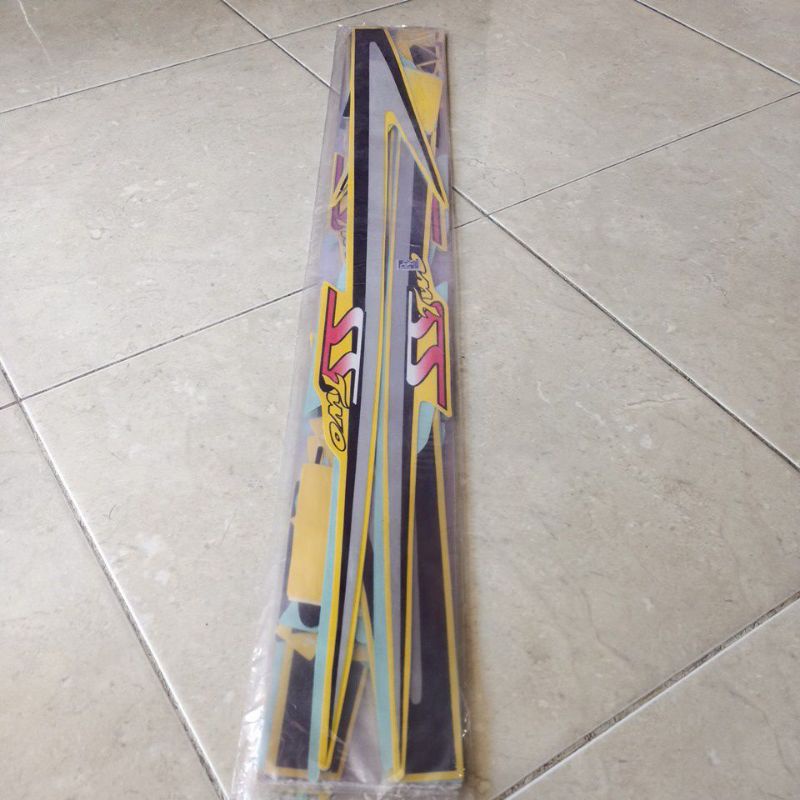 striping stiker les body Yamaha ss two kuning