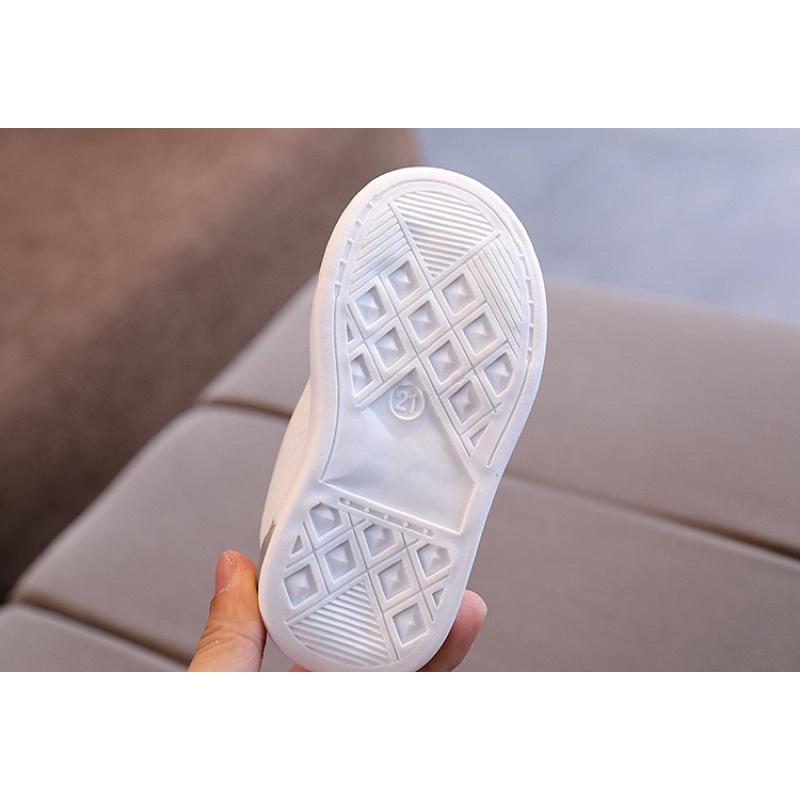 (HZ) Sepatu anak Led HZK65