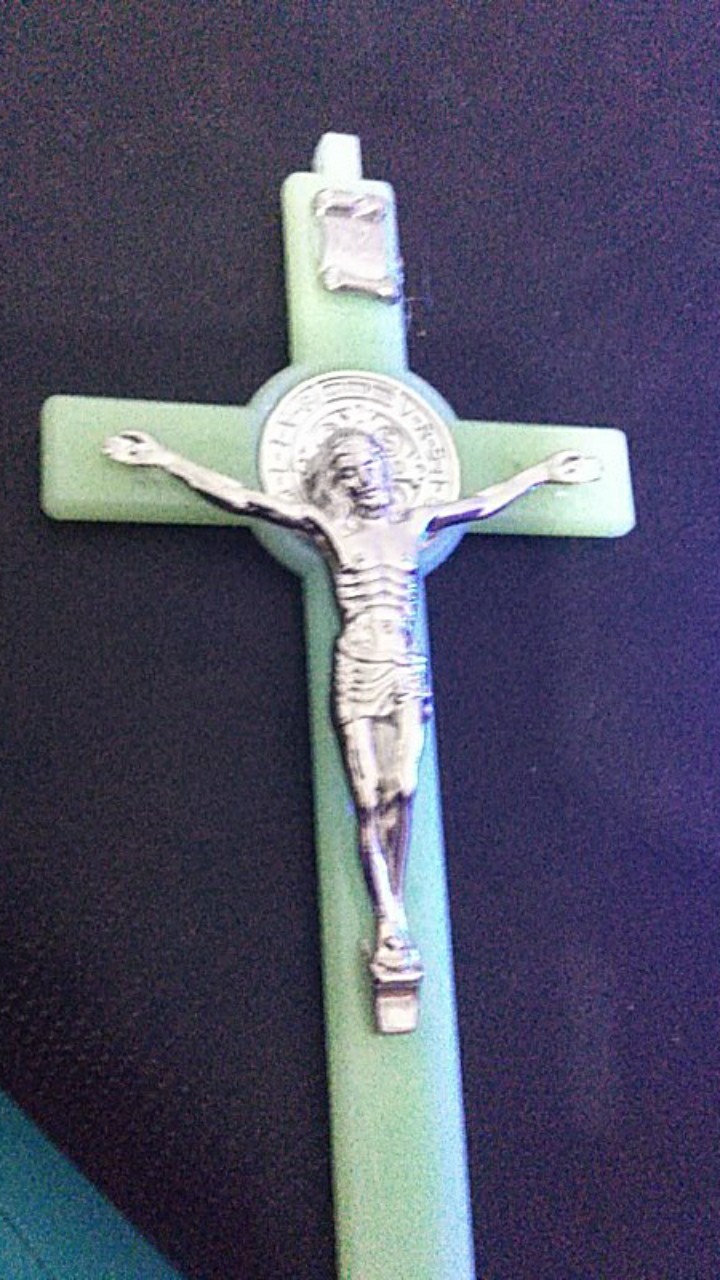 Salib Gantung Katolik Fosfor Segi 15cm - Salib Dinding - Pajangan Dinding Katolik