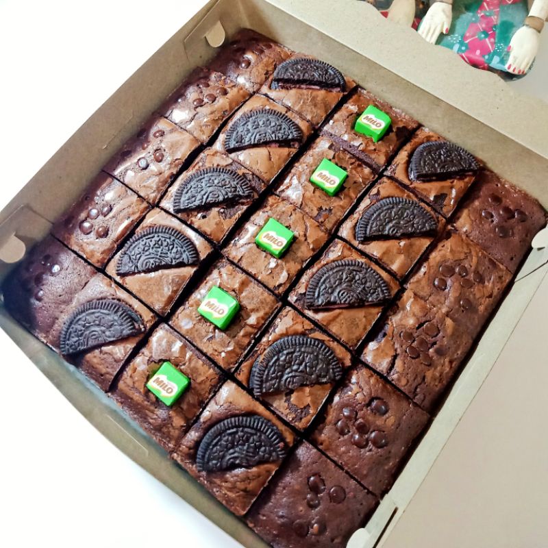 

Fudgy Brownies Sekat / Hampers Lebaran / Brownies Murah ukuran 22x22