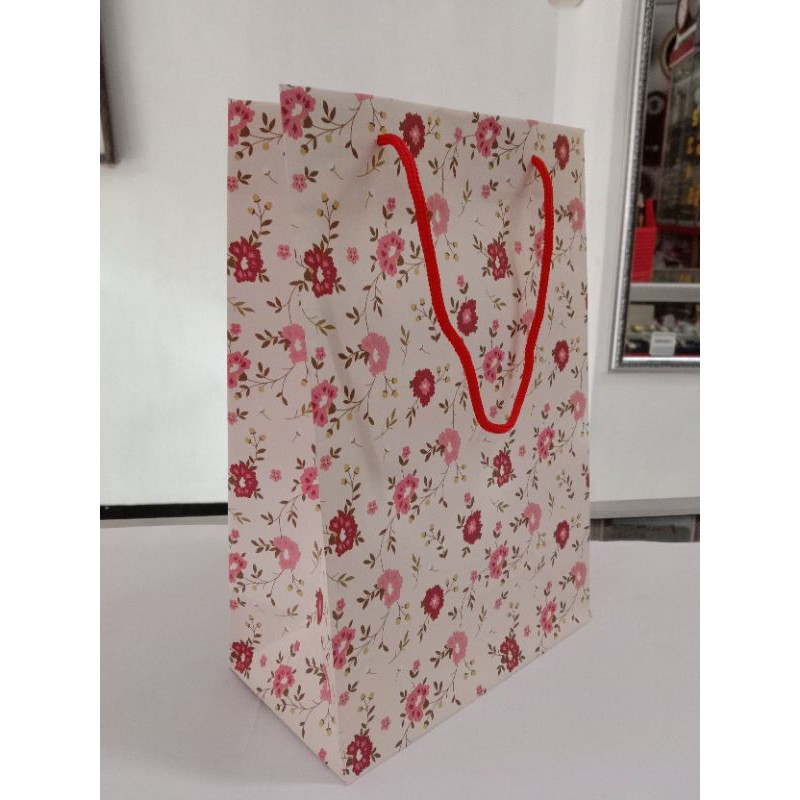 

Paper bag ramah lingkungan
