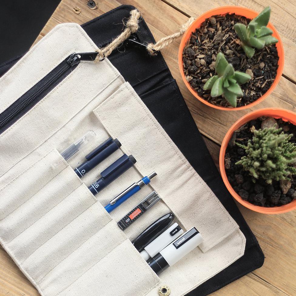 

Roll Up Pencil Case / Tempat Pensil Gulung