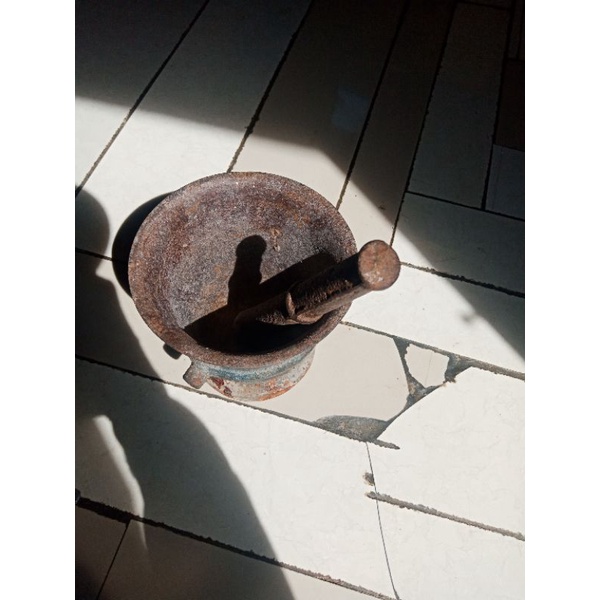 lesung lumpang besi jadul antik