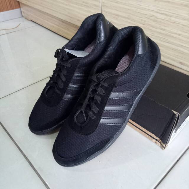 Sepatu Sekolah Adidas Hitam