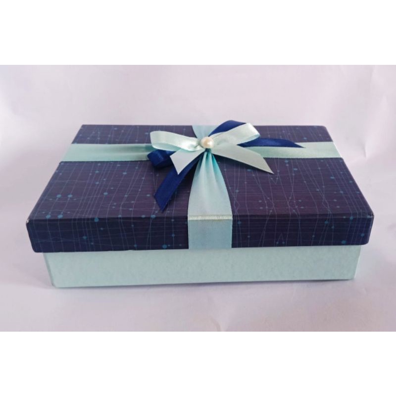 

kotak kado / giftbox / box novel / hampers 12x19x5