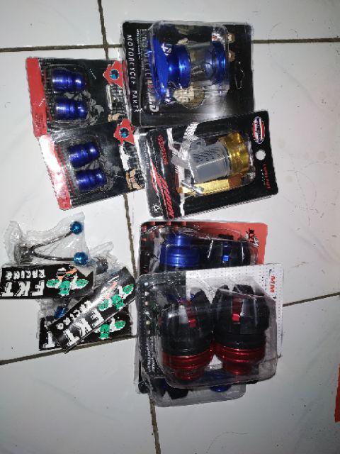 Gantungan Barang Playboy