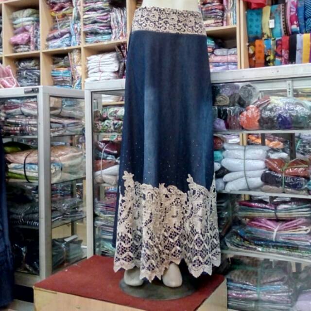 Rok wanita shof jeans panjang renda