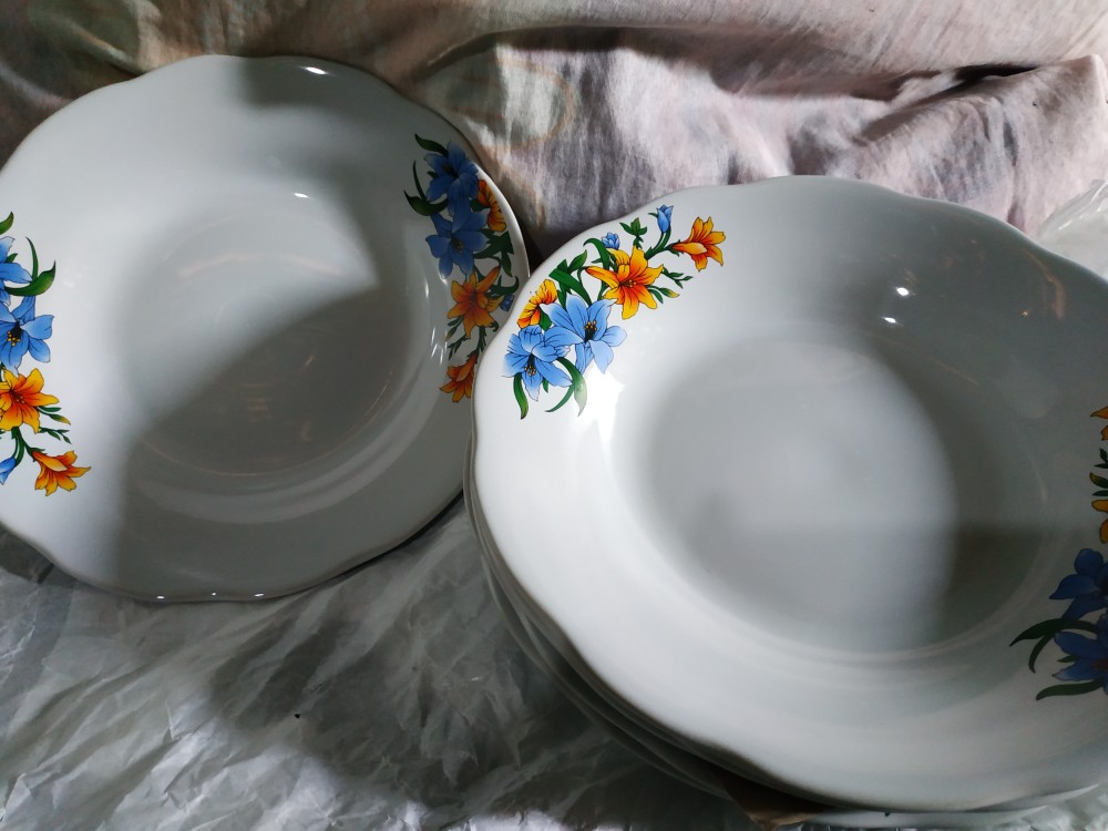 Piring Keramik Kembang 8 Lucky Parkit / Piring Makan / Piring Saji 8 Parkit Lucky - Murah Bagus