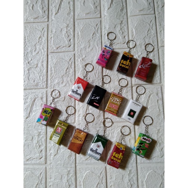 Gantungan Kunci Rokok, Snack, Minuman