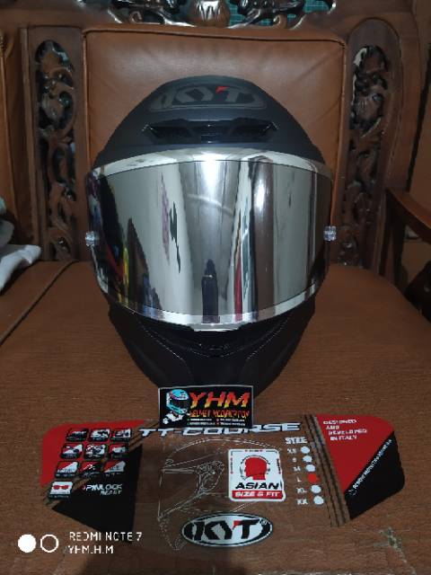 Jasa Pasang custom  Kaca Film Visor helm
