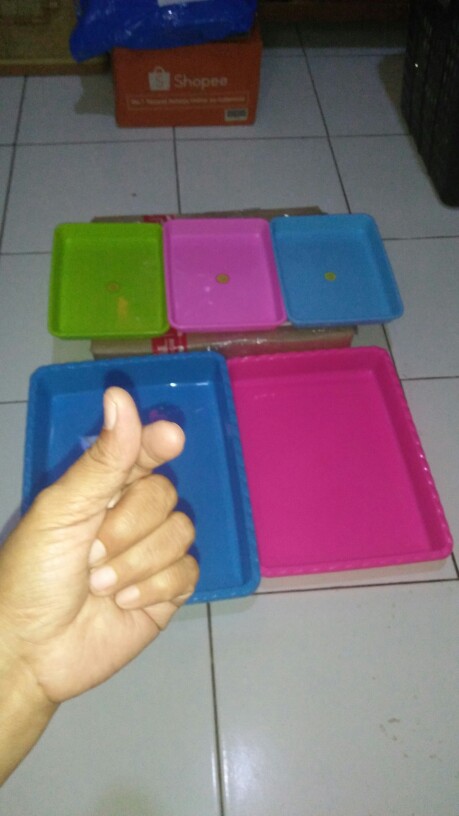 Nampan Plastik Kmp No.04 (35 X 27) Warna Cerah