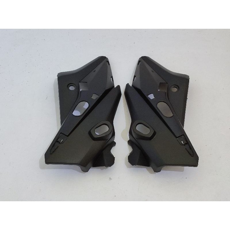 Batok depan CB150R  new Dudukan sein CB150R new Cover lampu CB150R new