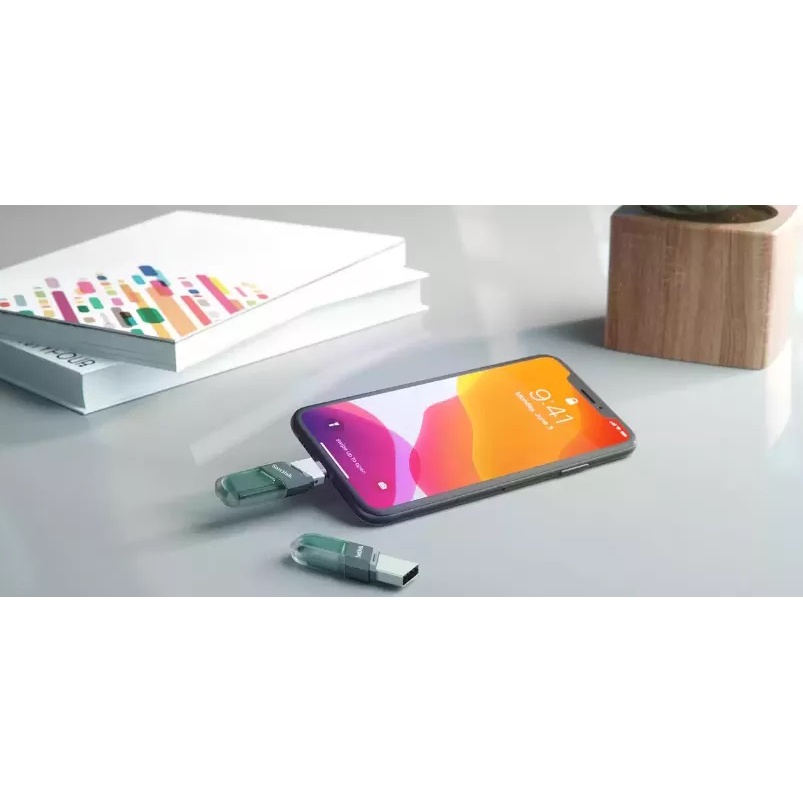 SanDisk iXpand Flip OTG Flash Drive for iPhone iPad - 32GB/64GB/128GB