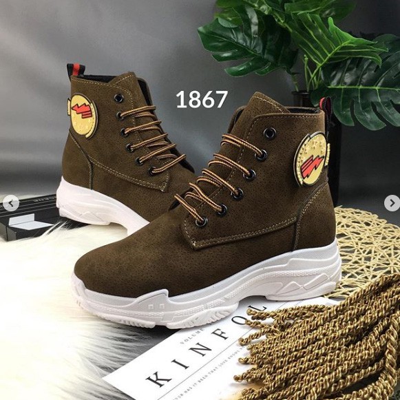 Sepatu boot 1867