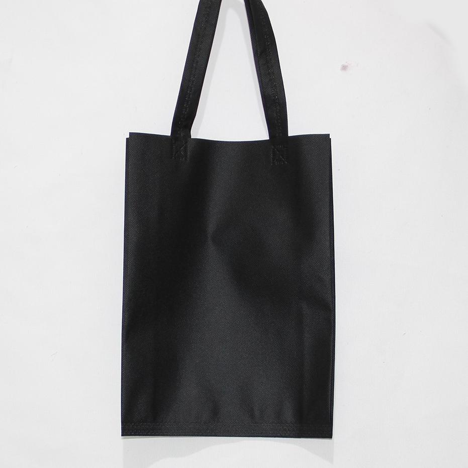 

Tas press spunbond tali 38x45 ( warna hitam ) Rp.30,000/lusin