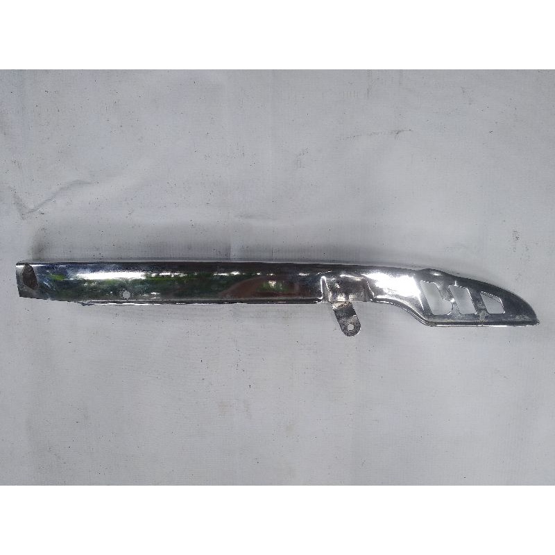 Katengkas Pelindung Rantai Belakang Suzuki Tornado Crystal Original