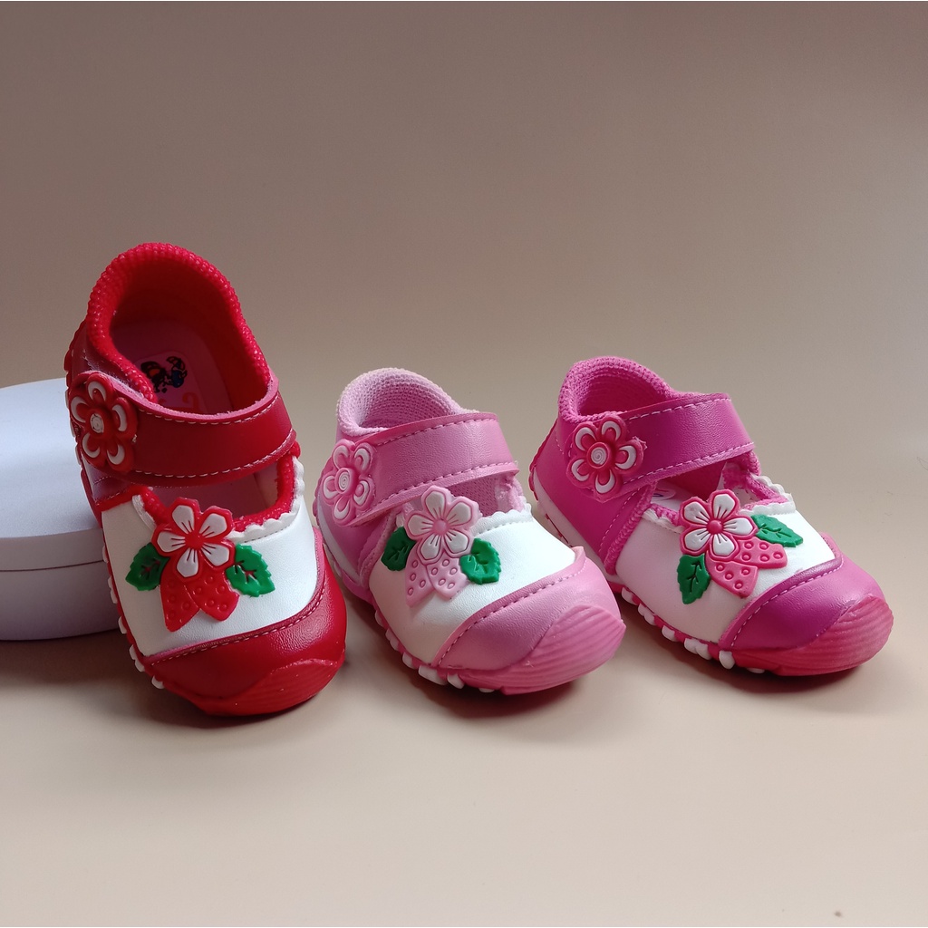 Sepatu bunyi cit cit anak perempuan usia 1-3 tahun /sepatu anak perempuan casual/sepatu bayi murah - strawbery