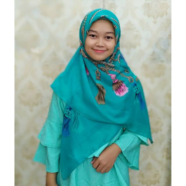 Kiara Scarf Segiempat Terbaru Zoya