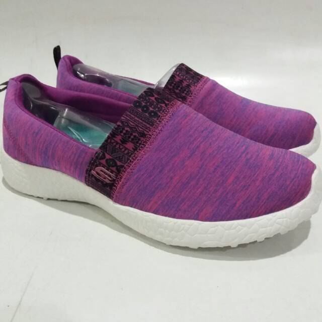 Sepatu woman skechers batik murah