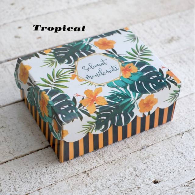 

DUS KUE/SNACK 15,5 x 12,5 x7cm