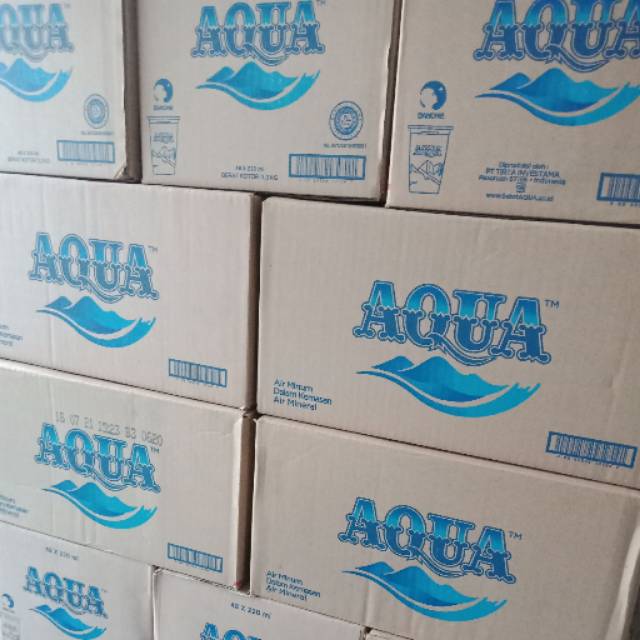 

Aqua gelas 220ml