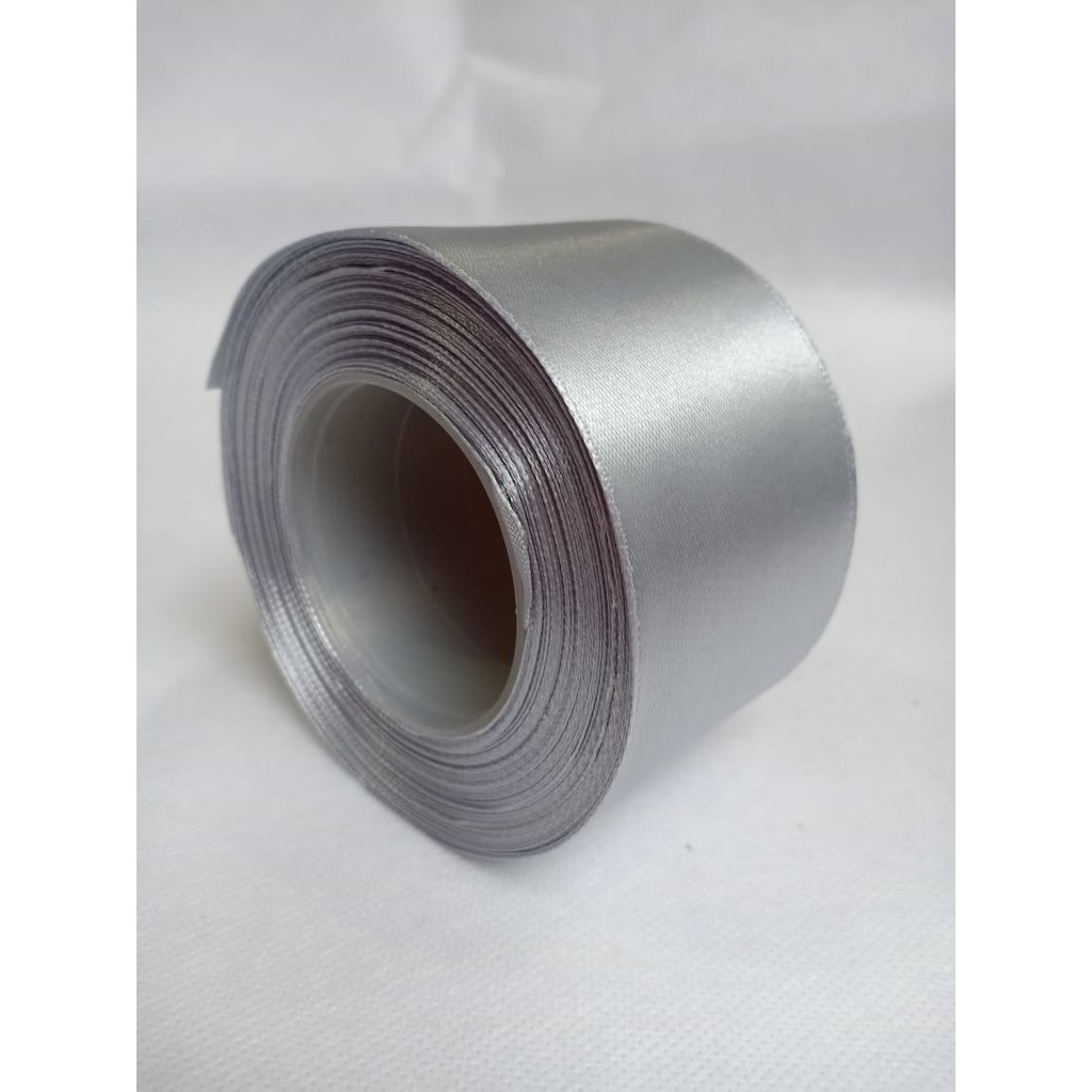 

Pita satin abu muda 1.5 inch / 4 cm Per roll