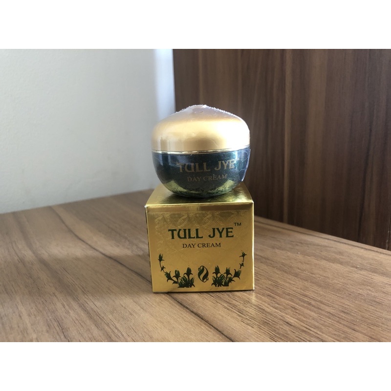 Tull Jye Day Cream 20gr (A Hijau) dijamin Asli