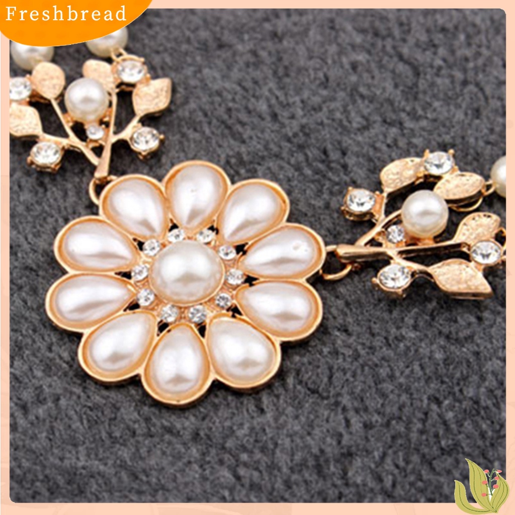 [TERLARIS]Double-Layer Flower Pendant Faux Pearl Elegant Chain Necklace for Dating