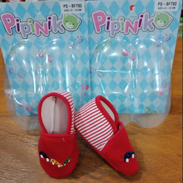 Sepatu balita pipiniko