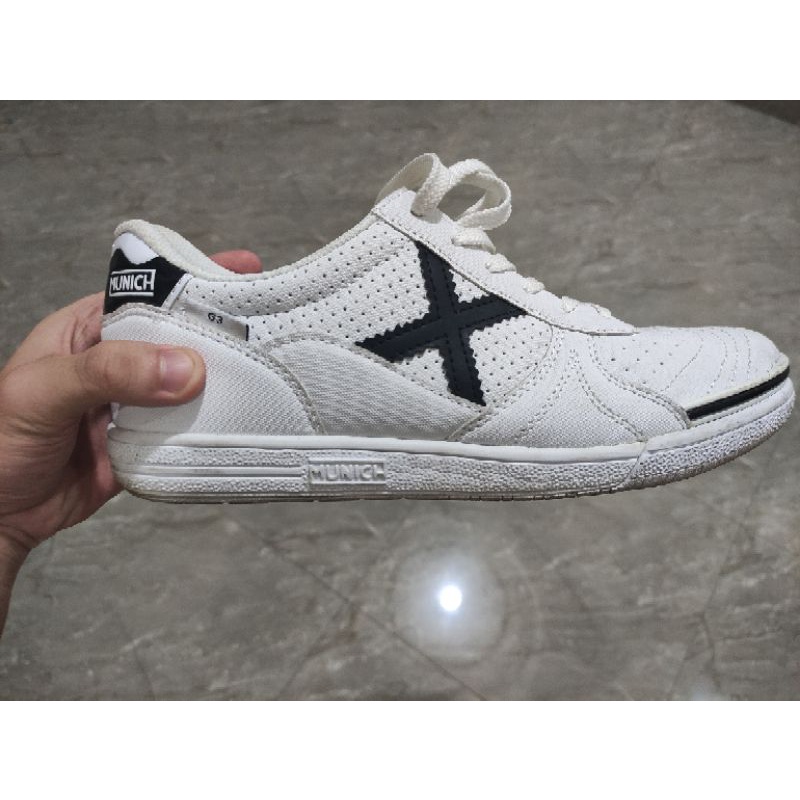 Sepatu Futsal Munich G3 Profit 007 - White Black 3111007 Original (SECOND) | Munich