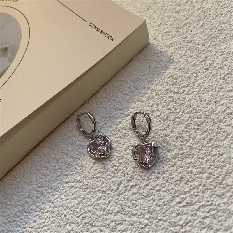 Anting Bentuk Hati Bahan Zirkon Warna Pink Gaya Vintage Korea Untuk Aksesoris