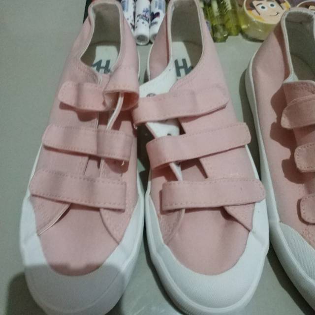 Highlight shoopen shoes