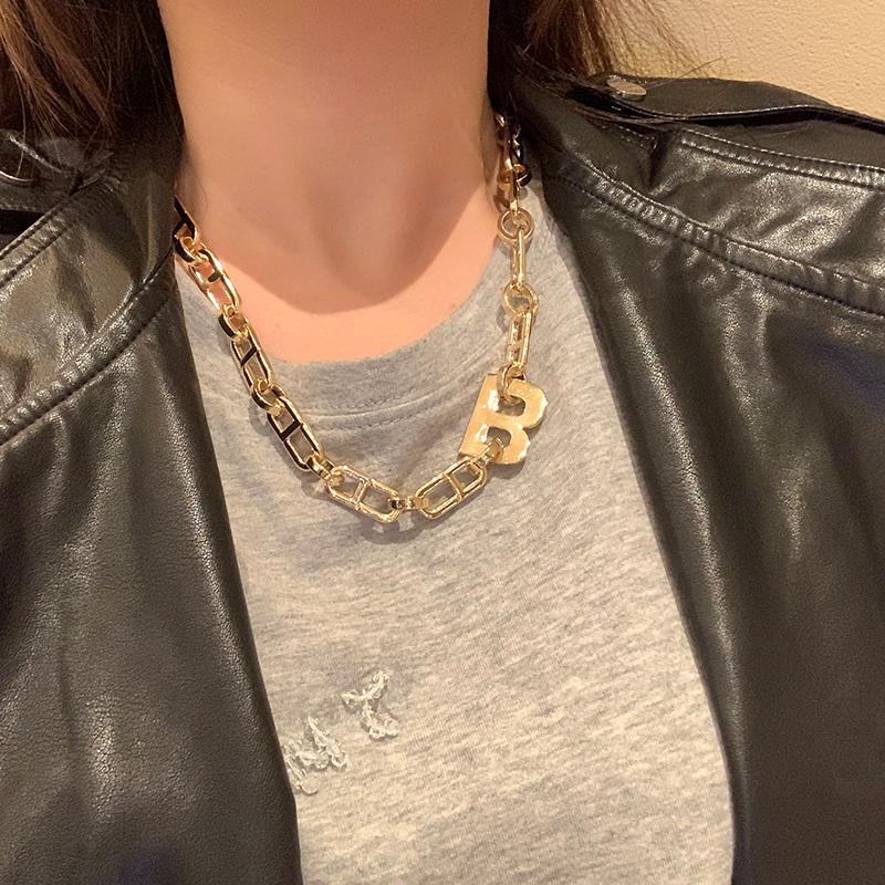 Punk Short Clavicle Chain Necklace Letter B Design Thick Metal Hip Hop Retro Style For Sweater