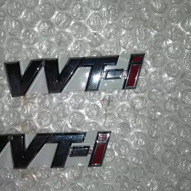 Emblem VVTI INOVA Emblem vvti untuk mobil toyota inova