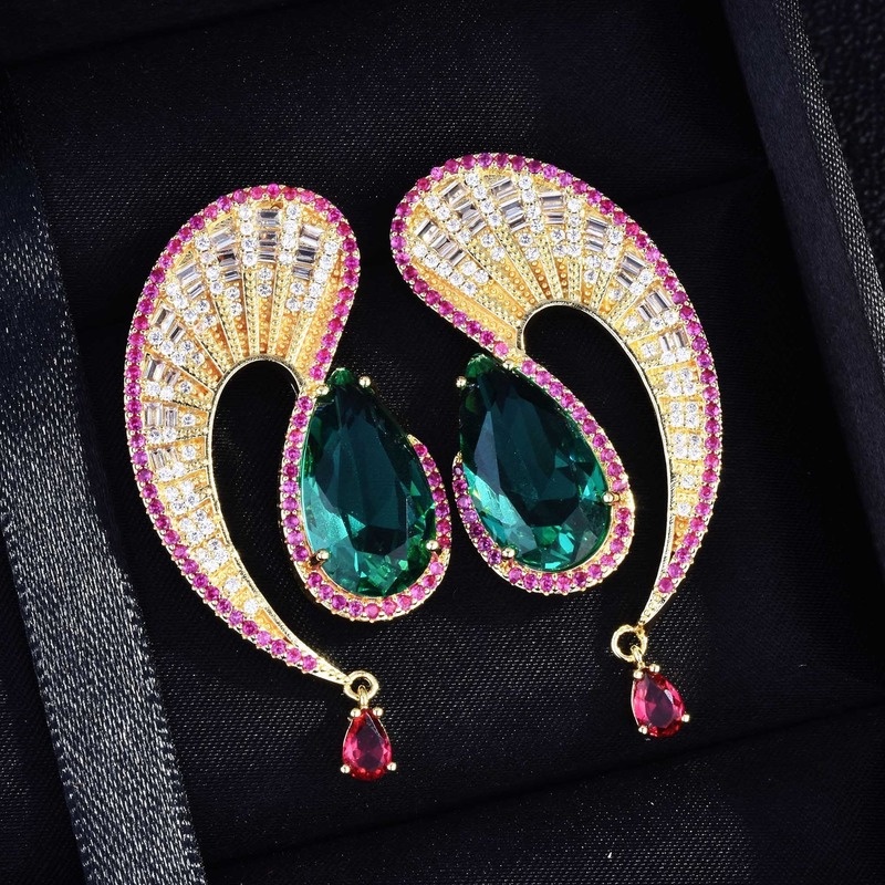Personalized Fashion Wave Emerald Colored Gems Stud Earrings