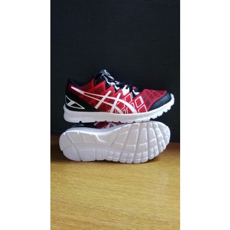 sepatu olahraga running professional merah