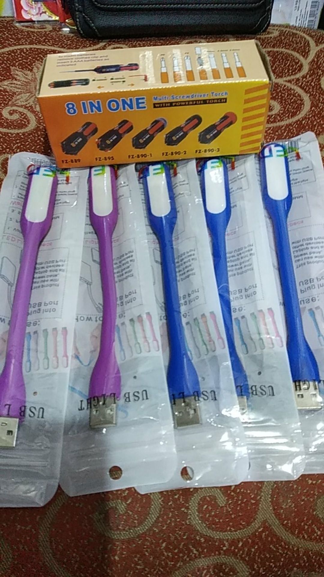 Obeng Set Lampu Senter 8 In 1